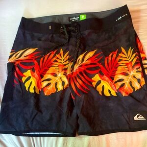 Quick Silver High Line Board Shorts Sz 36